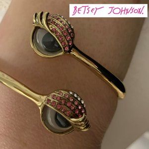BETSEY JOHNSON EYES HINGED BRACELET